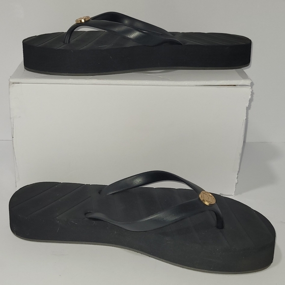Womens Size 9 Black Flip Flop Sandals with Gold Accent - Picture 3 of 6